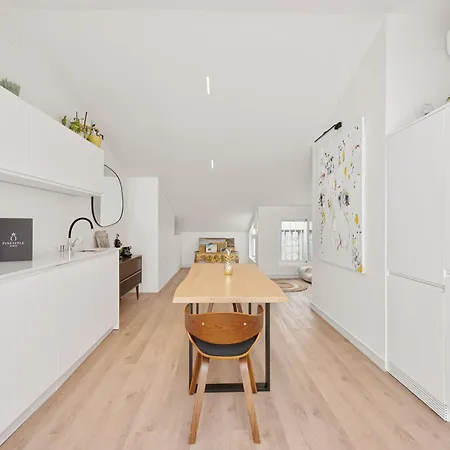 Spiteri 12 By Pineapple Homes