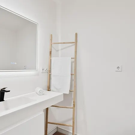 Pineapple Spiteri 12 Apartment Malaga